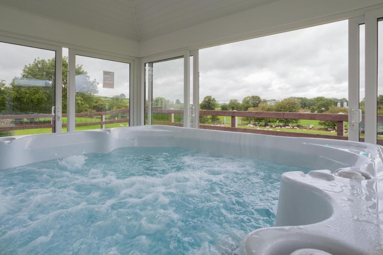 Villa Beautiful Mountain Views & Private Hot Tub Kilcoo Exterior foto