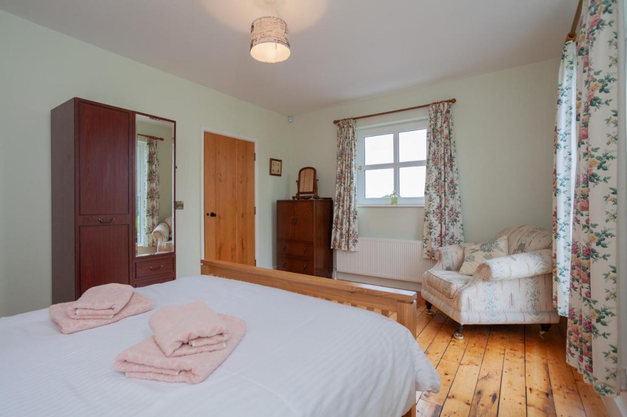 Villa Beautiful Mountain Views & Private Hot Tub Kilcoo Exterior foto