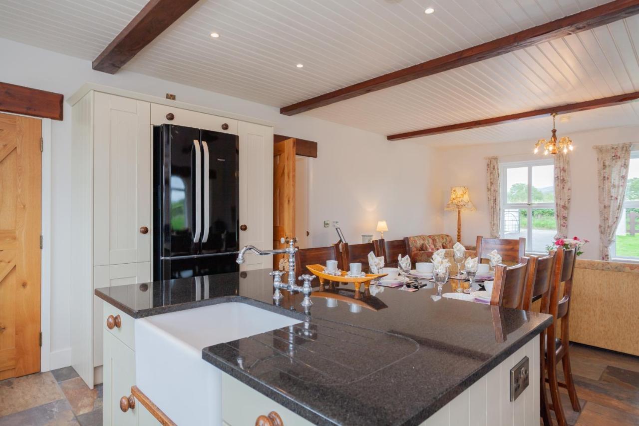 Villa Beautiful Mountain Views & Private Hot Tub Kilcoo Exterior foto